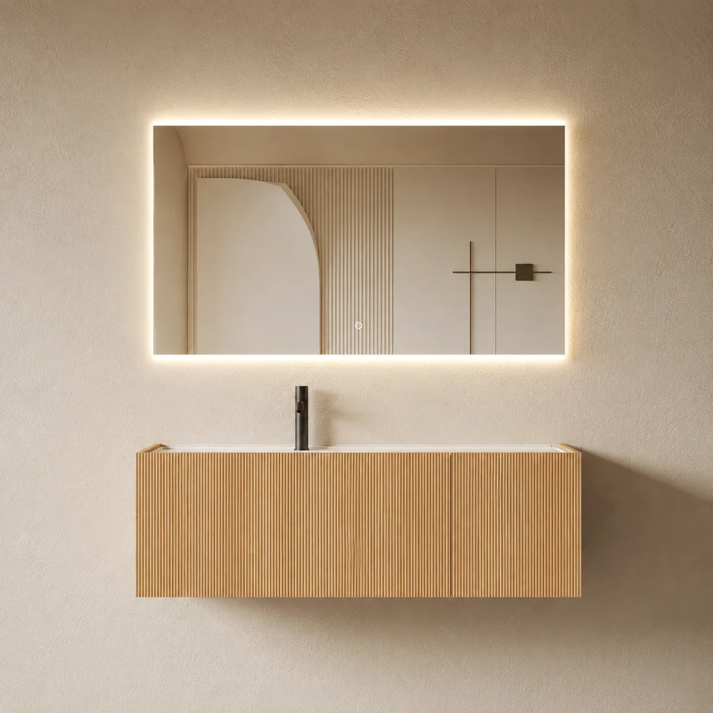 Meuble vasque suspendu Lorel 120 cm – Bois cannelé chêne naturel et résine blanc mat
